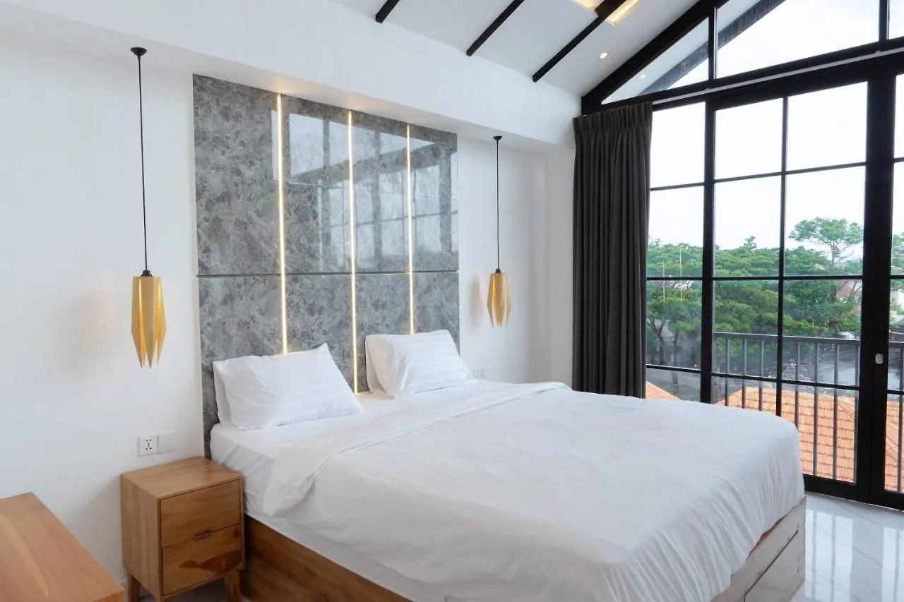 The Lavana Seminyak Loft 360 - 3 Bedroom Villa With Private Pool 4*,